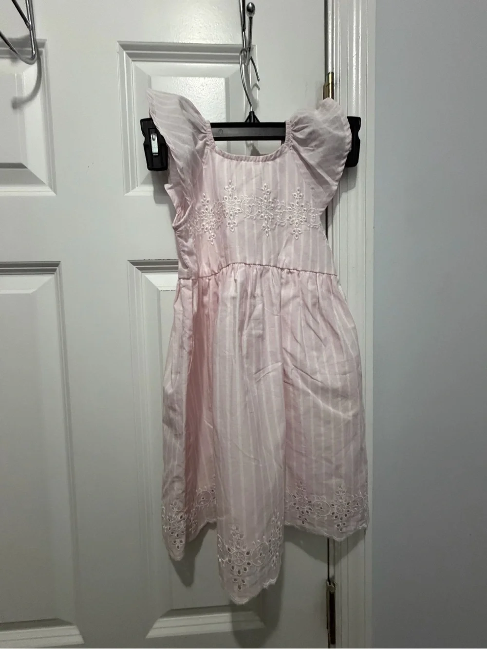 GAP Light Pink /white stripe Eyelet Flutter Dress size 4/5
